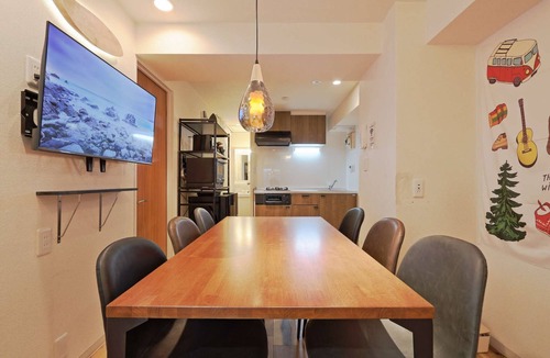 Okubo Apartment | Just off the main street of Tokyo’s Korean Town with a lively atmosphere