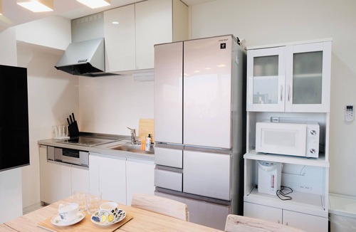 Hyakunincho Apartment | Kabukicho, Shinjuku｜6 bedrooms, 125 sq.m. maisonette｜Center of downtown｜3 min. walk from station