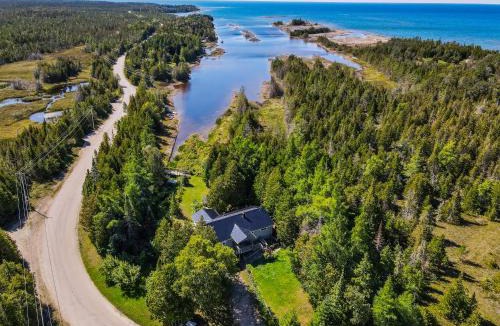 Northern Bruce Peninsula House | Kayak Cove - Tobermory