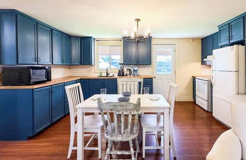 Point Clark Cottage | Keepers Cottages - 2 Cottages, One Perfect Getaway