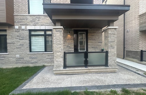 Brampton Apartment | Keppel Circle Residence