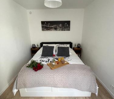 Le Raincy Apartment | KEYS&HOME L’escapade Parisienne - T2 Cosy & Confort
