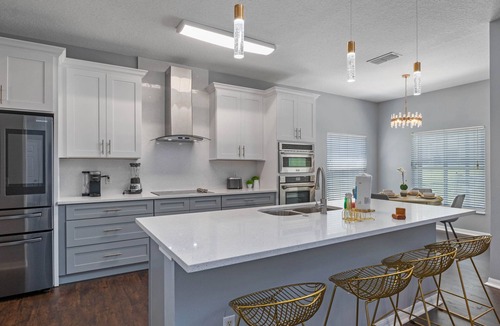 Legacy Park House | King luxury spacious home near Disney world-pool