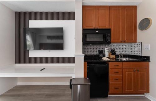 Florida Center House | King Queen Spacious Studio Near Universal