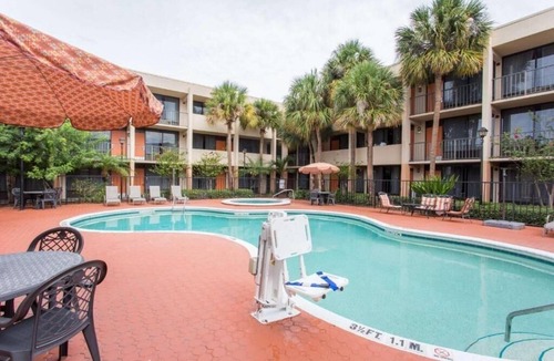 Orlando Apartment | King Room Near Waffle House ORL