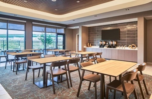 Orlando Apartment | King Suite Near See You Eyecare ORL