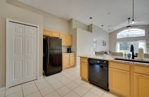 Seasons House | Kissimmee Getaway w/Pool ~ 7 Mi to Disney!
