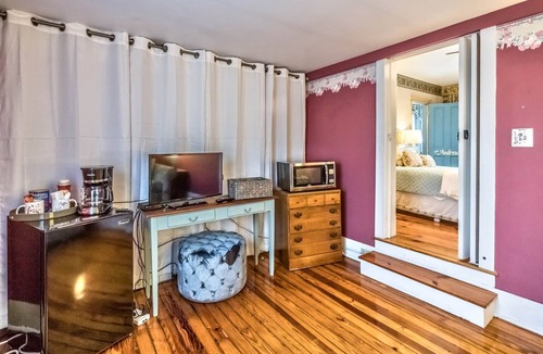 Butler Bed & Breakfast | Kitchen, billiard and sun rooms. Walking distance to Main St. downtown.