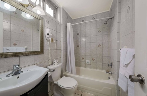 Aldershot Hotel | Knights Inn Burlington, ON