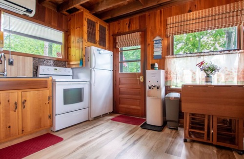 Valois House | Knotty and Nice: Sunset Views Close to Watkins Glen!