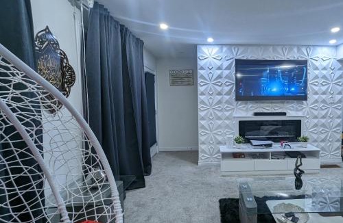 Orangeville House | Konia Suites