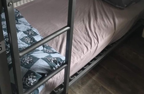 Stains Hostel | L'Arena