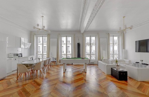 Saint-Vincent-de-Paul Apartment | L'Atelier Haussmann
