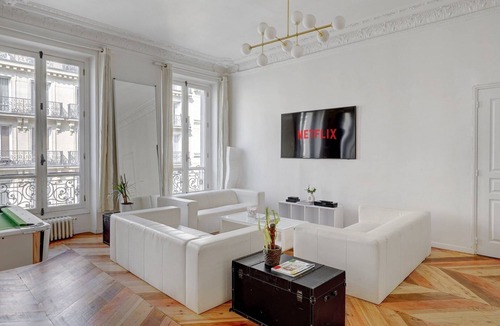 Saint-Vincent-de-Paul Apartment | L'Atelier Haussmann