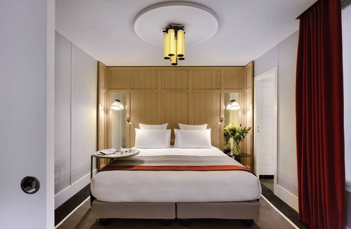 Quartier de la Porte-Saint-Denis Hotel | l'Echiquier Opéra Hotel Paris - MGallery Collection