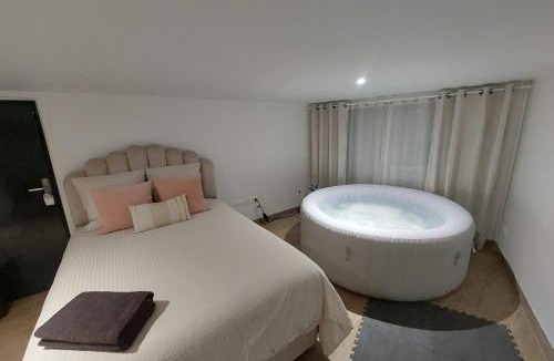 Livry-Gargan Apartment | L08 Jacuzzi 5 Étoile par Villa Dengous