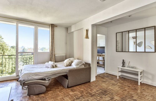La Courneuve Apartment | La balcon parisien - Welkeys