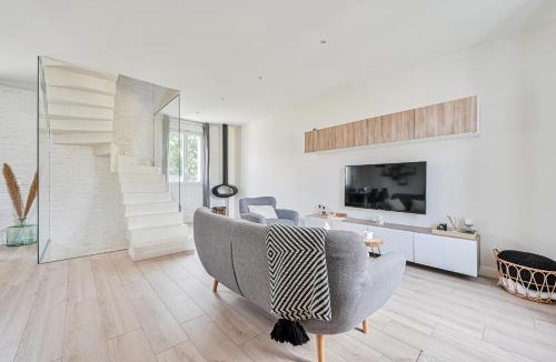Le Raincy House | La Casa Blanca - 6 personnes proche Disney & Paris