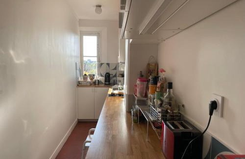 Quartier des Grandes-Carrieres Apartment | La Cité des Fusains