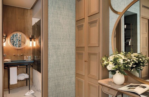 Champs-Elysees Hotel | La Demeure Montaigne