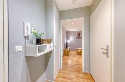 Petit Nanterre Apartment | La pépite bleue de Nanterre