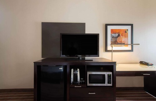 Harrisburg Hotel | La Quinta Inn & Suites by Wyndham Harrisburg-Hershey