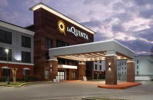 Bessemer Hotel | La Quinta Inn & Suites by Wyndham Bessemer