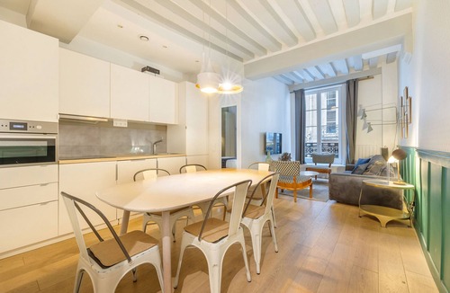 Bonne-Nouvelle Apartment | La Rue, 2BR/2BA, 6 people