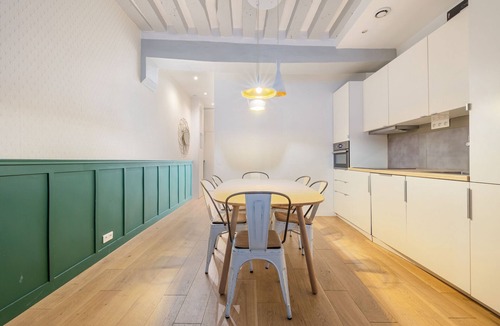 Bonne-Nouvelle Apartment | La Rue, 2BR/2BA, 6 people