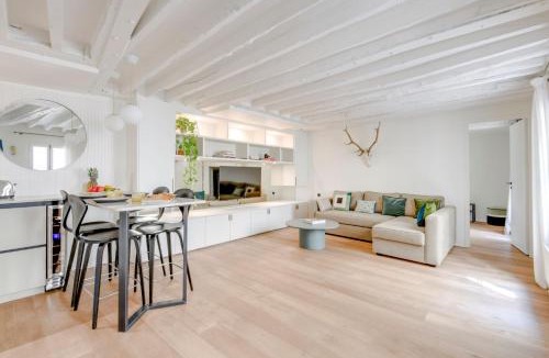 Quartier des Invalides Apartment | La Seine & Saint Germain - 2BR - CityApartmentStay