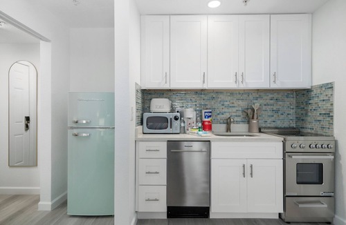 Pass-a-Grille Historic District Apartment | La Tortuga Historic Pass A Grille St Pete Beach 679