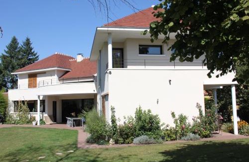 Bussy-Saint-Martin Bed & Breakfast | La Villa Blanche