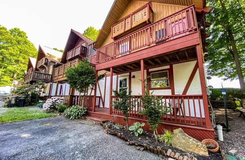 Indian Lake House | Lake access townhome - walk to golf and lodge