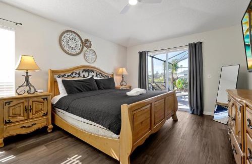 Lake Berkley House | Lake Berkley Home: Pool, Lakefront & near Disney