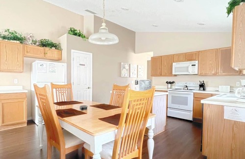 Lake Davenport Estates Villa | Lake Davenport Magic – 4BR Pool Home near Disney