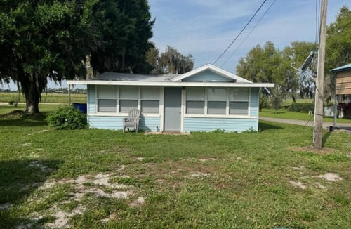 Placid Lakes Cottage | LAKE-FRONT AT BEAUTIFUL SANDY SHORE LAKE PLACID, FL
