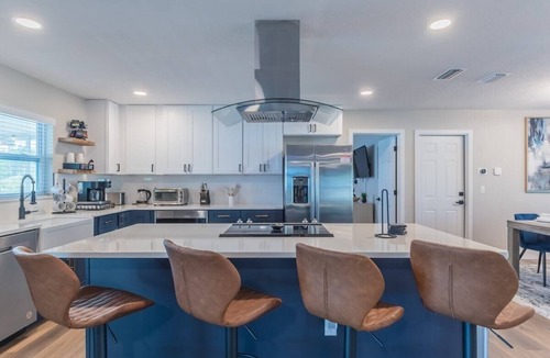 Orlando House | Lake House Retreat Near Downtown, Disney, Universal Studios and Airport