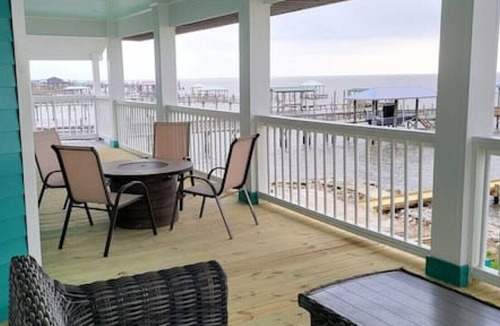 Lake Catherine House | Lake Leisure - Sleeps 9