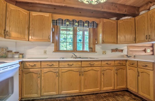 Bracebridge Cottage | Lake Muskoka Escape Family Cottage- McVittie Island relaxation with amenities