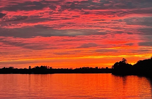 Bala Cottage | Lake Muskoka waterfront cottage with the most amazing sunsets!