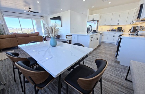 Greenehaven House | Lake Powell Views, Hot Tub, Game Room, Kayaks