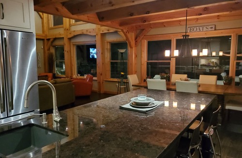 Oro Station Cottage | Lake Simcoe Very Rare Southern Exposure Timberframe Waterfront With Hot Tub