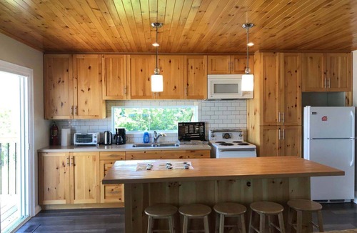 Ramara House | Lake Simcoe Waterfront Cottage Getaway