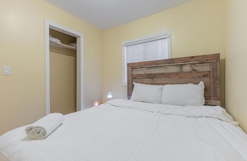 Alcona House | Lake Simcoe waterfront cottage