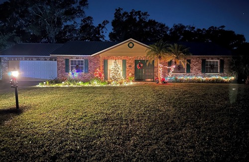 Brandon House | Lake Valrico Camelot Court with Heated Pool and access to 134 acre private lake