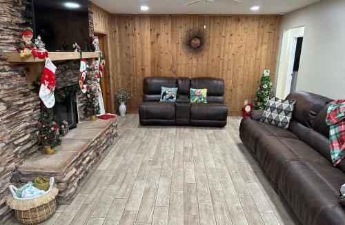 Brandon House | Lake Valrico's Camelot Court with HEATED POOL & access to private lake