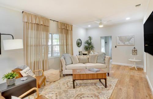Lake Wales House | Lake Wales Vacation Rental with Screened-In Porch!