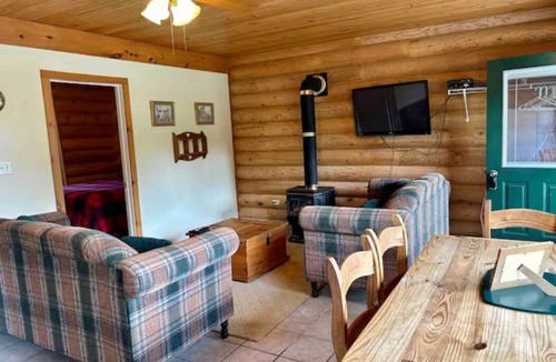 Unorganized Centre Parry Sound Cabin | Lakefront Cabin #2 - 4 Season - Sleeps 7
