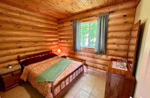 Unorganized Centre Parry Sound Cabin | Lakefront Cabin #3 - 4 Season - Sleeps 7