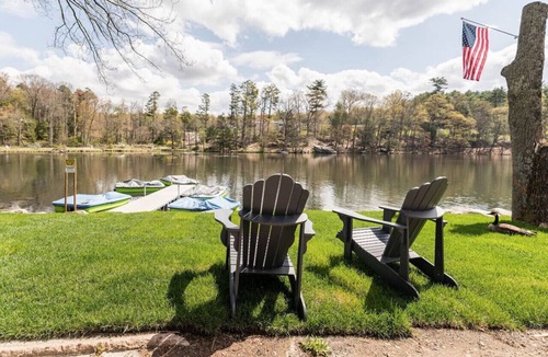 Scotrun Ski Chalet | Lakefront cabin #5/Leisure Lake Resort
